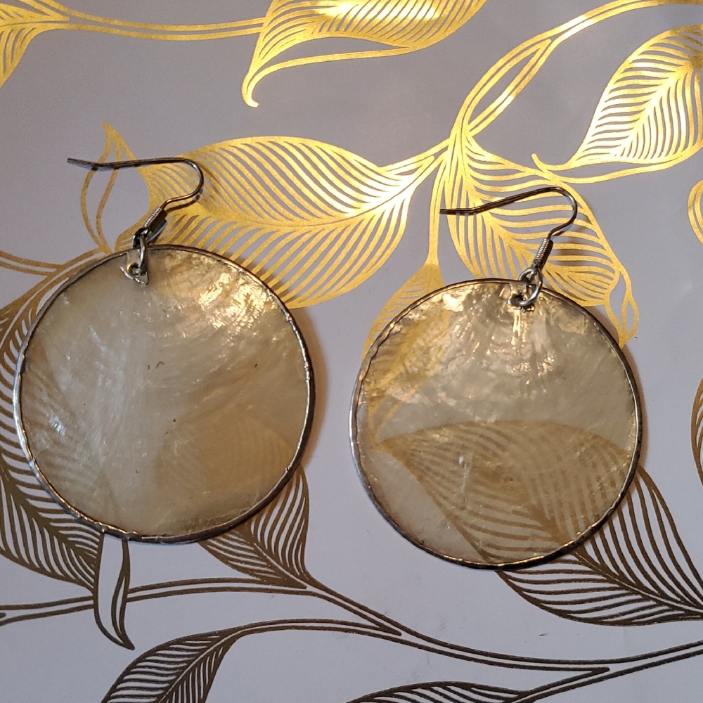 Elegant Gold and Cream Round Earrings